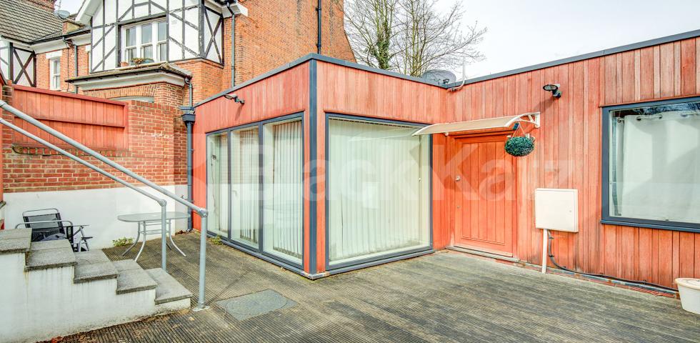 1 Bedroom Bungalow to rent in Stanley Gardens, WILLESDEN GREEN NW2 34649